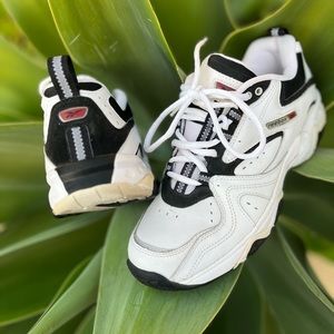 Reebok retro 90’s Vintage sneaker women’s 10 men’s 8.5 white and blue